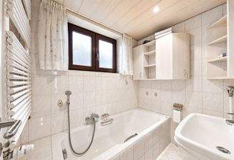 Badezimmer EG