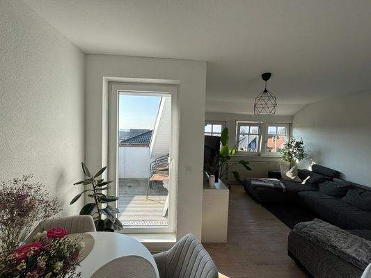 Helle Wohnung mit Balkon