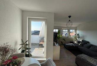 Helle Wohnung mit Balkon