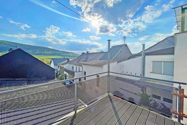 Großer Balkon mit Weitblick