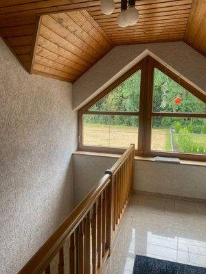 Treppenhaus vor der Wohnung im OG