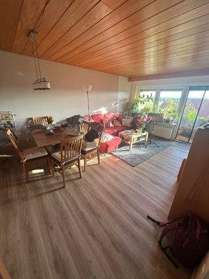 Wohnzimmer und Esszimmer