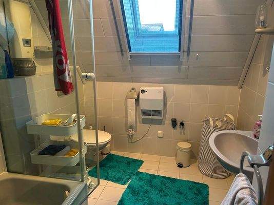 17 Sanitärbereich im DG.jpg