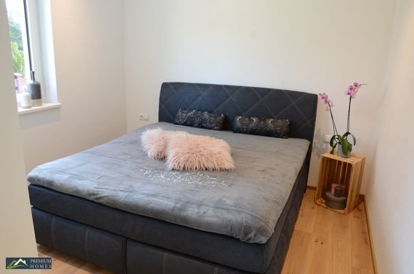 BREITENBACH am Inn - Dorfzentrum - 3 Zimmer Gartenwohnung - Schlafzimmer