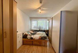 Großes Schlafzimmer