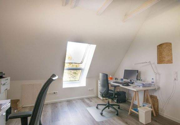 Schlaf-/ Arbeitszimmer