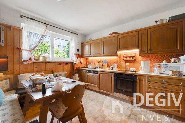 Küche mit Essbereich