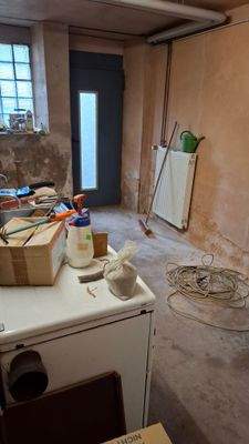 Keller mit Zugang Aussenbereich