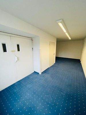 Lagerraum mit Zugang zum Lasenaufzug