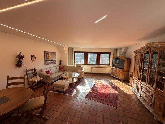 3. OG Wohn- und Essbereich.jpg