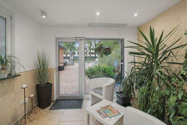 Gewerbeeinheit Kosmetikstudio Eingang