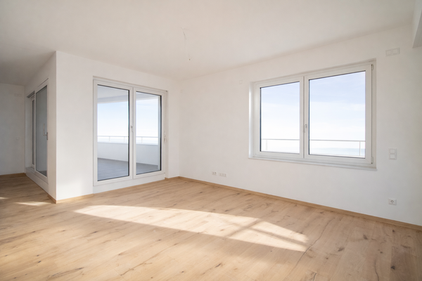 Wohnbereich mit Küche und Terrasse