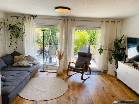 Wohnzimmer mit Markise 2.JPG