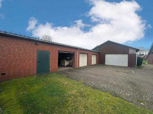 Garagen  und Hof