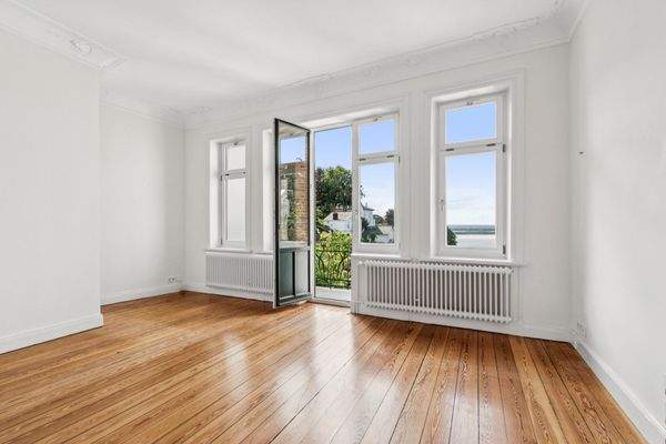 Ihr Wohnzimmer mit vollem Elbblick