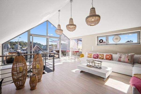 Wohnzimmer mit Dachterrasse