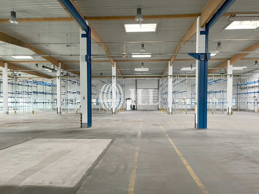 Innenansicht Halle - JLL