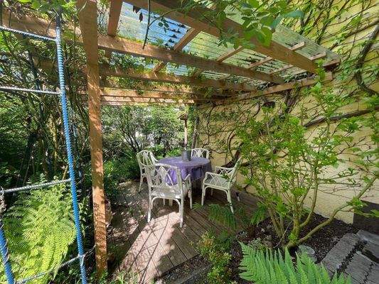 Freisitz mit Überdachung