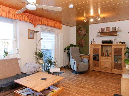 Wohnzimmer EG mit Balkonzugang