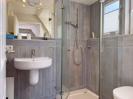 Badezimmer Nr. 2 im OG