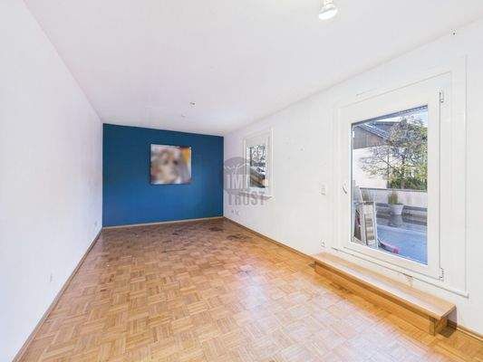 Schlafzimmer mit Balkon EG