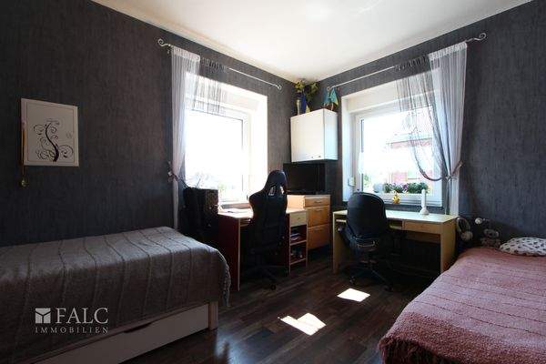 Schlafzimmer Wohnung straßenseitig