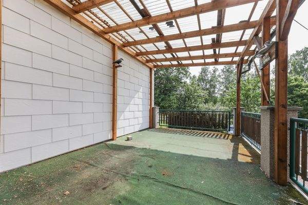 Balkon Erdgeschoss Überdacht