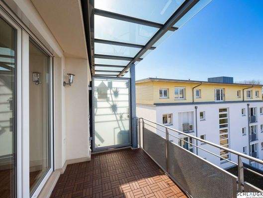 Balkon mit Westausrichtung und Blick auf den Stadtpark