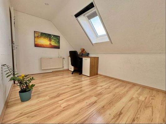 ... im Dachgeschoss (DG).