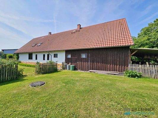 Wohnhaus mit Stallteil