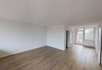 Ansicht I: Wohn- und Esszimmer