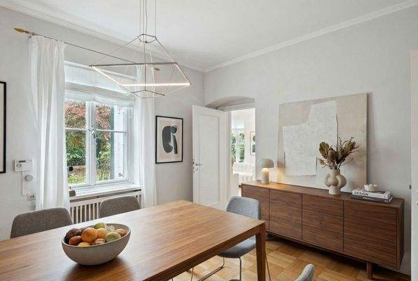 [KI-optimiertes Foto] Esszimmer