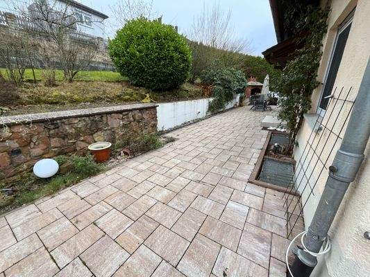 sehr große Terrasse