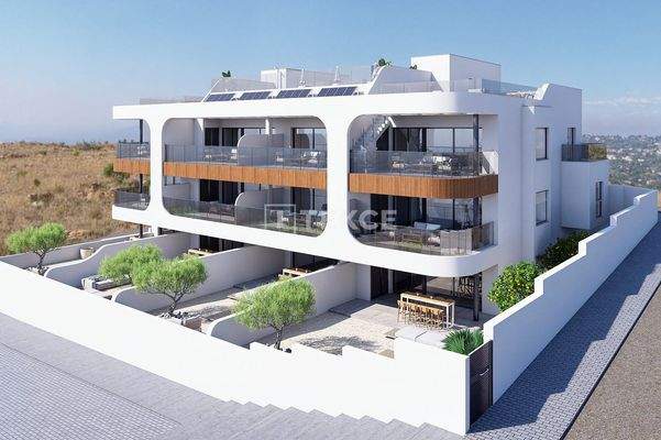Spacious Apartments with Rooftop Pool in Benijófar