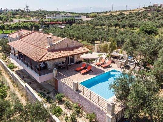 Kreta, Agia Marina: Luxuriöse Steinvilla mit Meer- und Sonnenuntergangsblick zu verkaufen