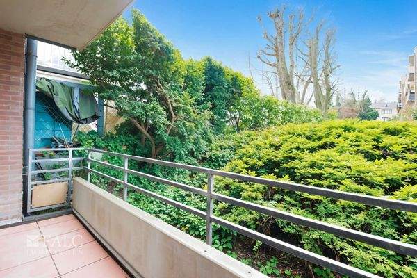 Balkon mit Blick ins Grüne