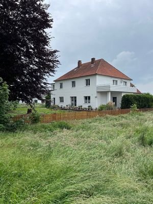 Außenansicht mit Balkon