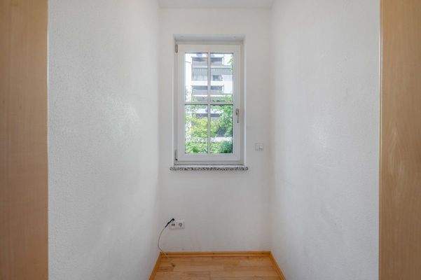 Abstellkammer mit Fenster