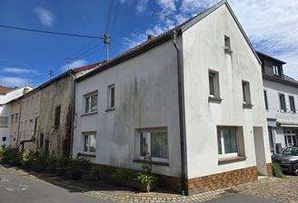 Wohnhaus mit Scheune 