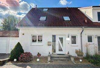 Vorderansicht Gebäude