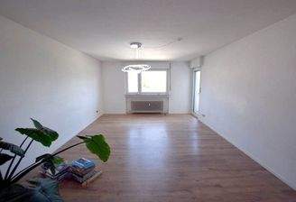 Geräumiges Wohnzimmer