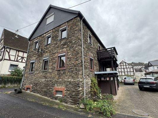 Gebäude und Hoffläche