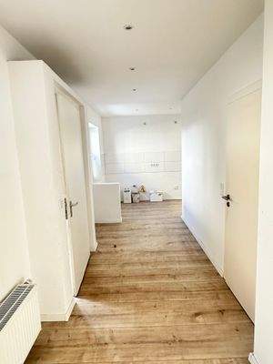 Diele mit Blick auf die offene Küche