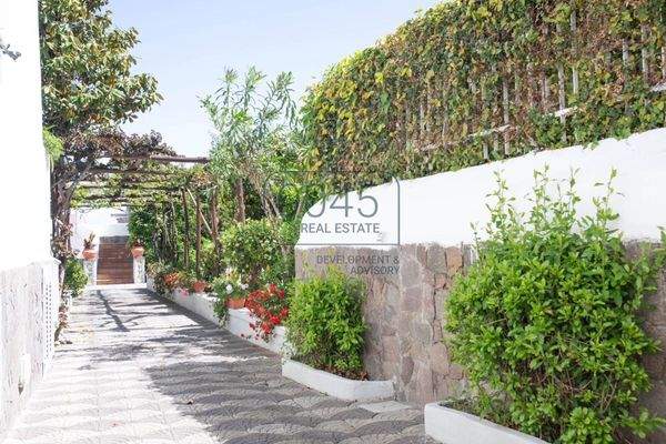 Prestigevilla in Ischia Ponte – Ein Juwel auf den Klippen der Insel Ischia
