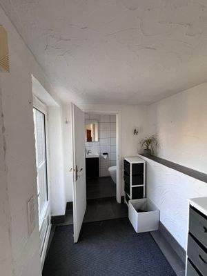 Eingangsbereich EG mit Zugang zum Gäste WC