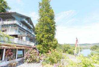 Terrassen und Eingang