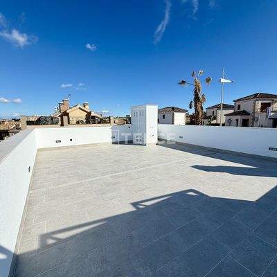 Contemporary Golf Apartments in a Lush Complex in Algorfa