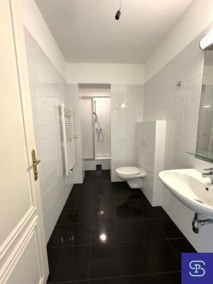 Badezimmer 2