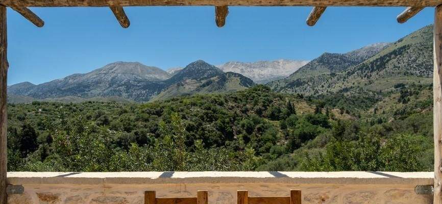 Kreta, Melidoni: Charmante möblierte Villa mit atemberaubender Aussicht zu verkaufen