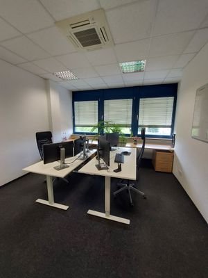 Kleines Büro (2)